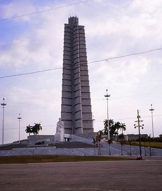 Piazza della Rivoluzione 2