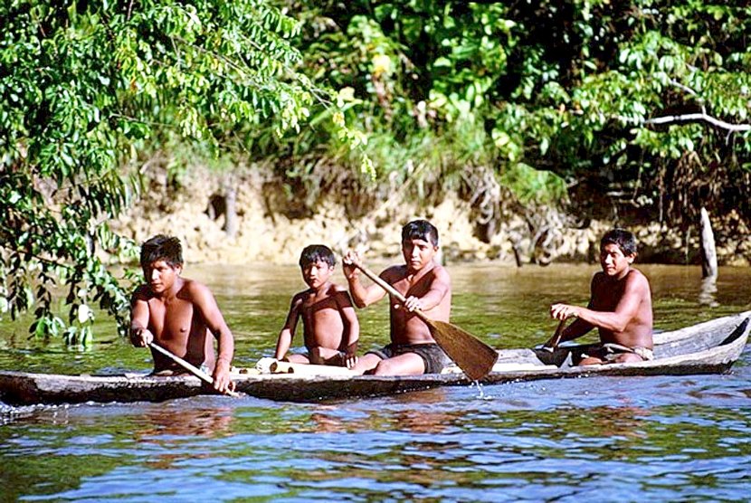 Indios sul fiume Orinoco